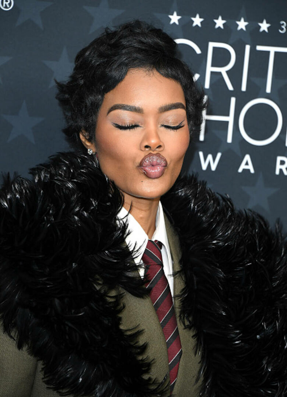 Cele mai bine îmbrăcate vedete la Critics Choice Awards 2026. Ținutele care au atras atenția pe covorul roșu. GALERIE FOTO - Imaginea 45