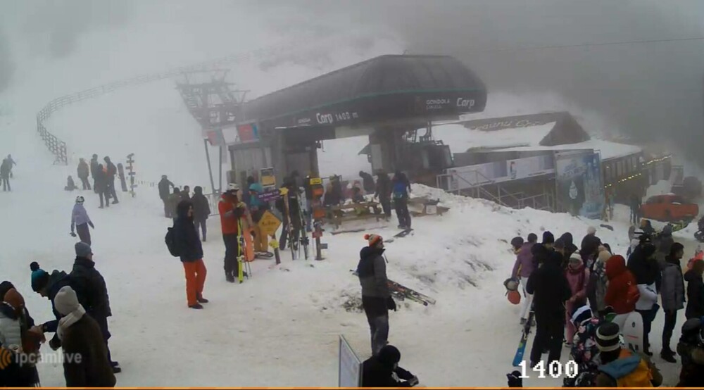 Aglomerație la gondola din Sinaia, după câteva zile în care instalațiile nu au funcționat. „Încercați și alte stațiuni” - Imaginea 1