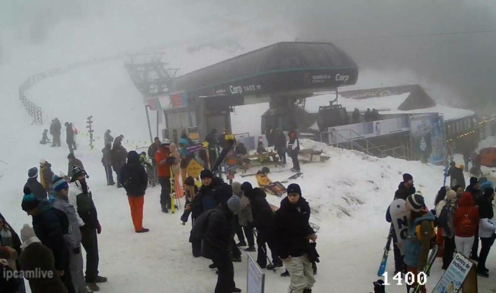 Aglomerație la gondola din Sinaia, după câteva zile în care instalațiile nu au funcționat. „Încercați și alte stațiuni” - Imaginea 2