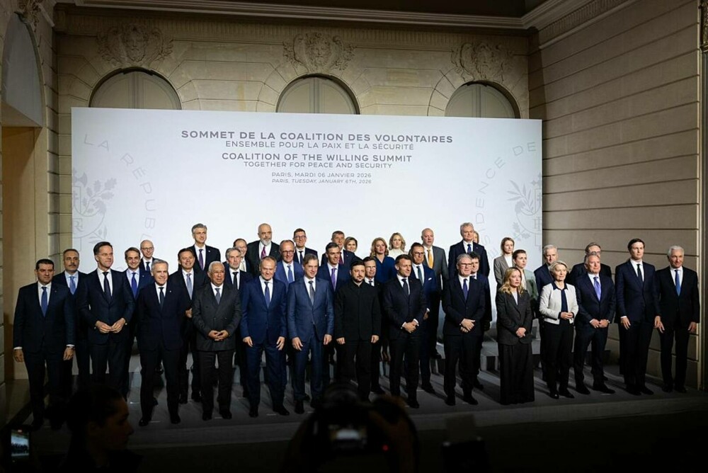 Summit-ul din Paris. VIDEO cu președintele Nicușor Dan, poziționat ”strategic” la fotografia de grup, lângă liderii Europei - Imaginea 8