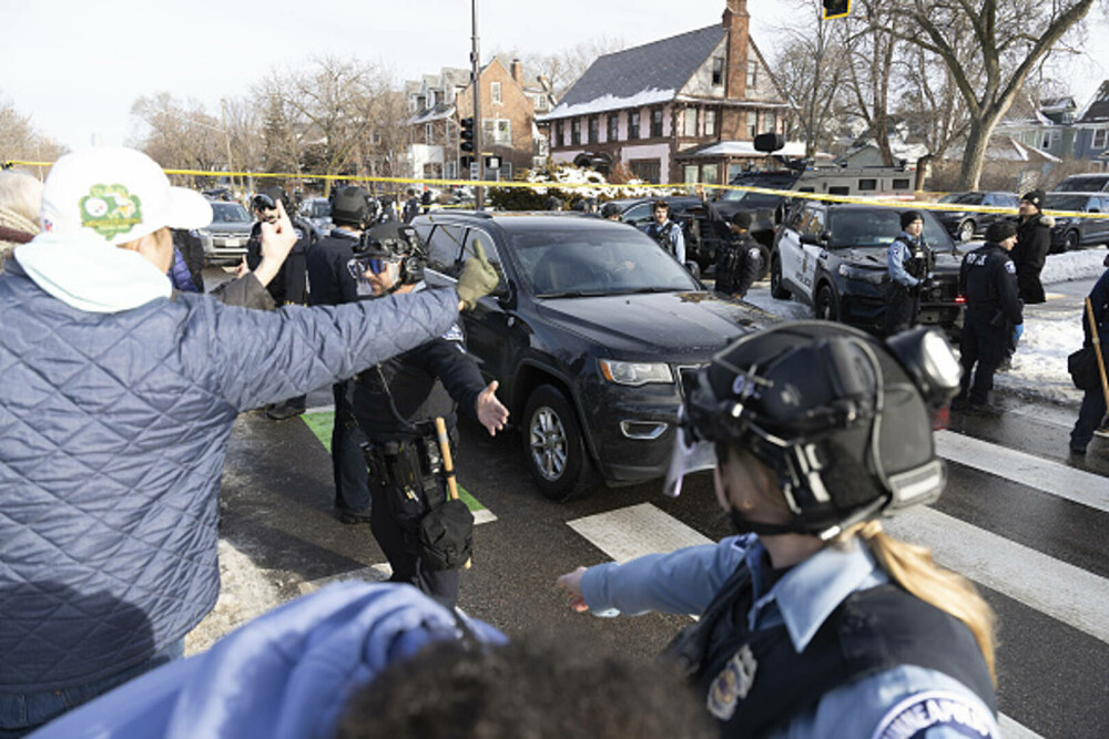 JD Vance, despre cazul femeii ucise de un agent federal în Minneapolis: „Este o tragedie provocată de ea însăşi”. VIDEO - Imaginea 1