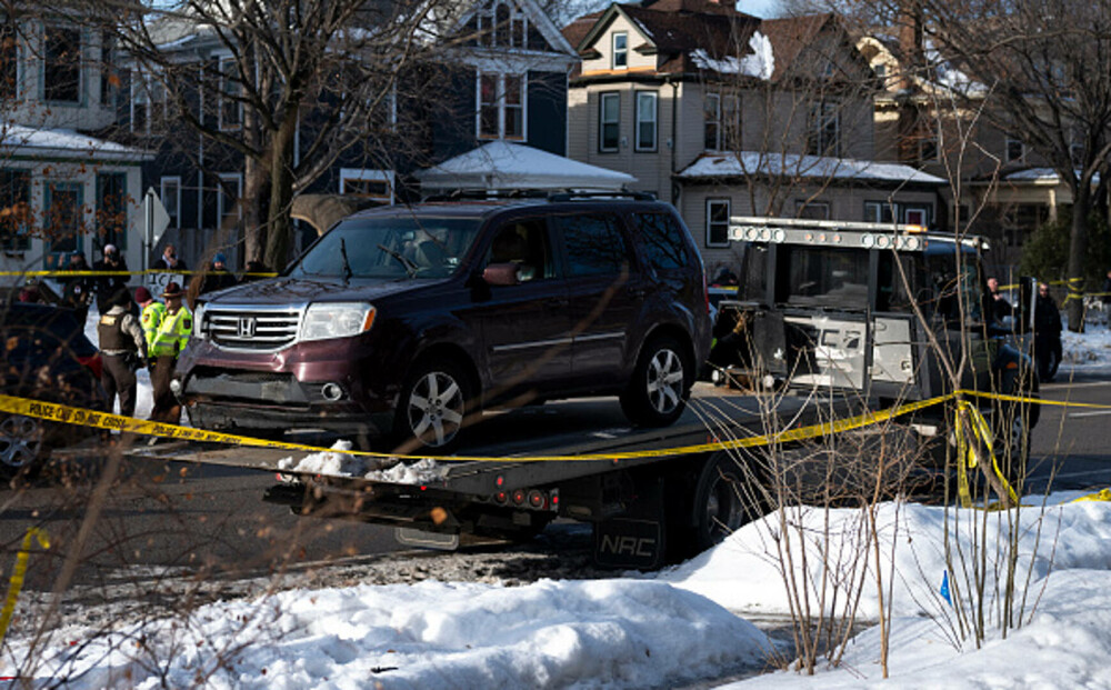 Revoltă în SUA după ce agenții pentru Imigrație au împușcat-o pe șoferița de 37 de ani. Edilul din Minneapolis, reacție dură - Imaginea 13