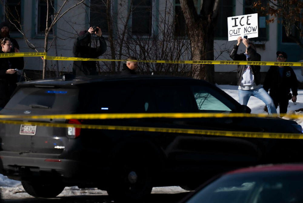JD Vance, despre cazul femeii ucise de un agent federal în Minneapolis: „Este o tragedie provocată de ea însăşi”. VIDEO - Imaginea 8