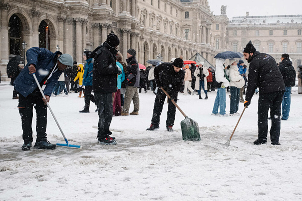 Franța, lovită de furtuna Goretti cu rafale de peste 200 km/h. Peste 380.000 de locuințe au rămas fără electricitate. FOTO - Imaginea 15
