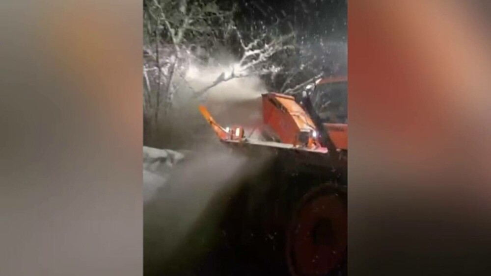 Bilanț IGSU: 15 județe afectate de ninsori. Copaci doborâți, inundații și peste 1.000 de oameni fără energie electrică - Imaginea 5