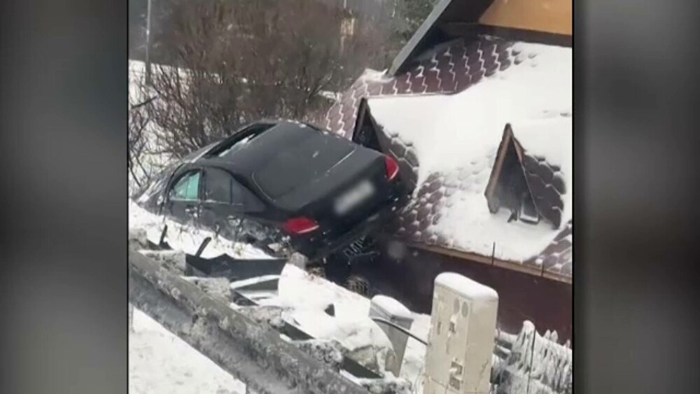 Bilanț IGSU: 15 județe afectate de ninsori. Copaci doborâți, inundații și peste 1.000 de oameni fără energie electrică - Imaginea 6