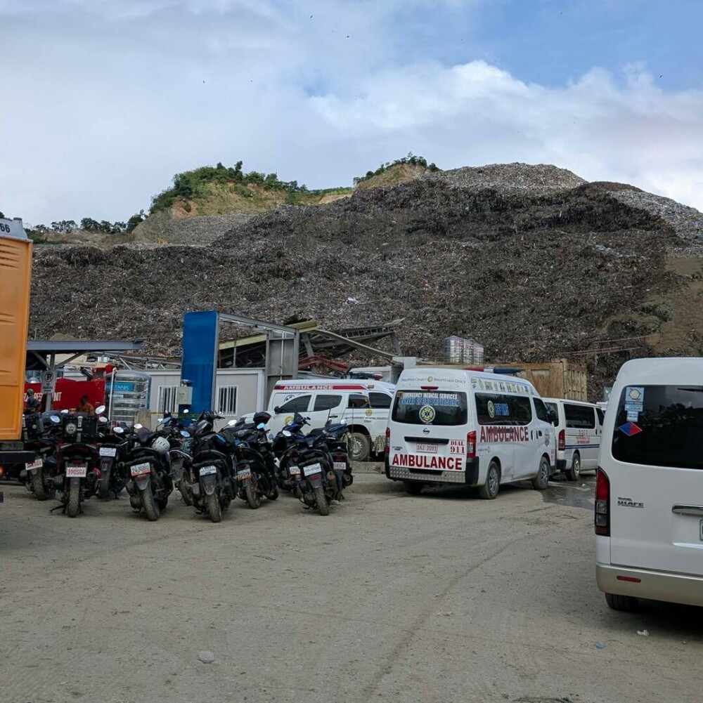 Un „munte” de gunoaie s-a prăbușit într-un oraș din Filipine, 100 de oameni au fost îngropați de vii | FOTO & VIDEO - Imaginea 18