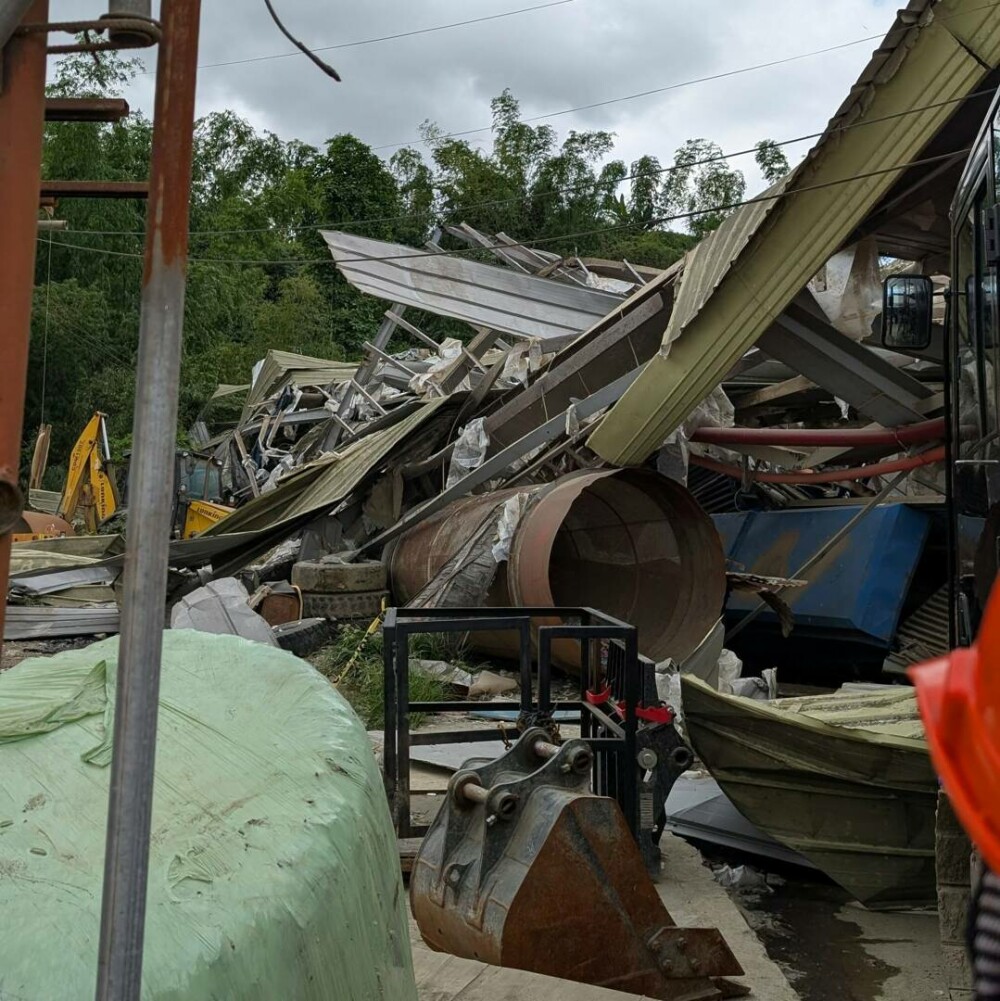 Un „munte” de gunoaie s-a prăbușit într-un oraș din Filipine, 100 de oameni au fost îngropați de vii | FOTO & VIDEO - Imaginea 21