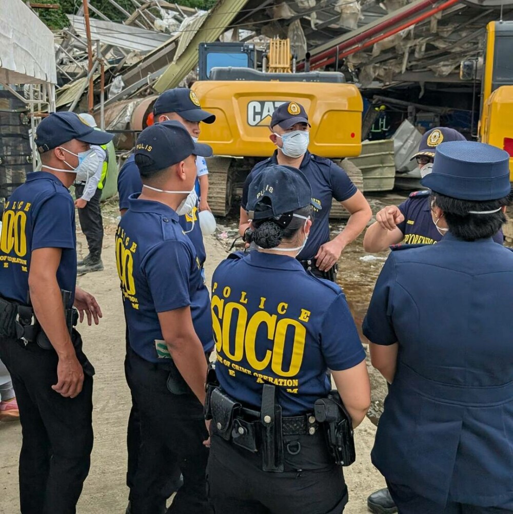 Un „munte” de gunoaie s-a prăbușit într-un oraș din Filipine, 100 de oameni au fost îngropați de vii | FOTO & VIDEO - Imaginea 22