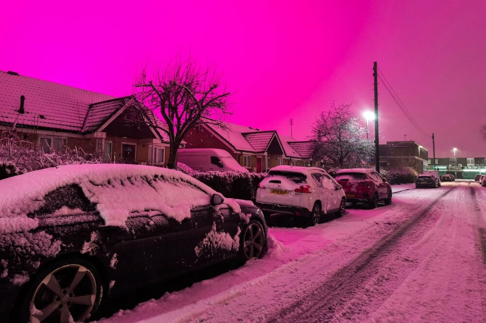 Cerul din Birmingham s-a luminat într-un roz aprins în timpul furtunii Goretti. Cauza fenomenului spectaculos. FOTO și VIDEO - Imaginea 1