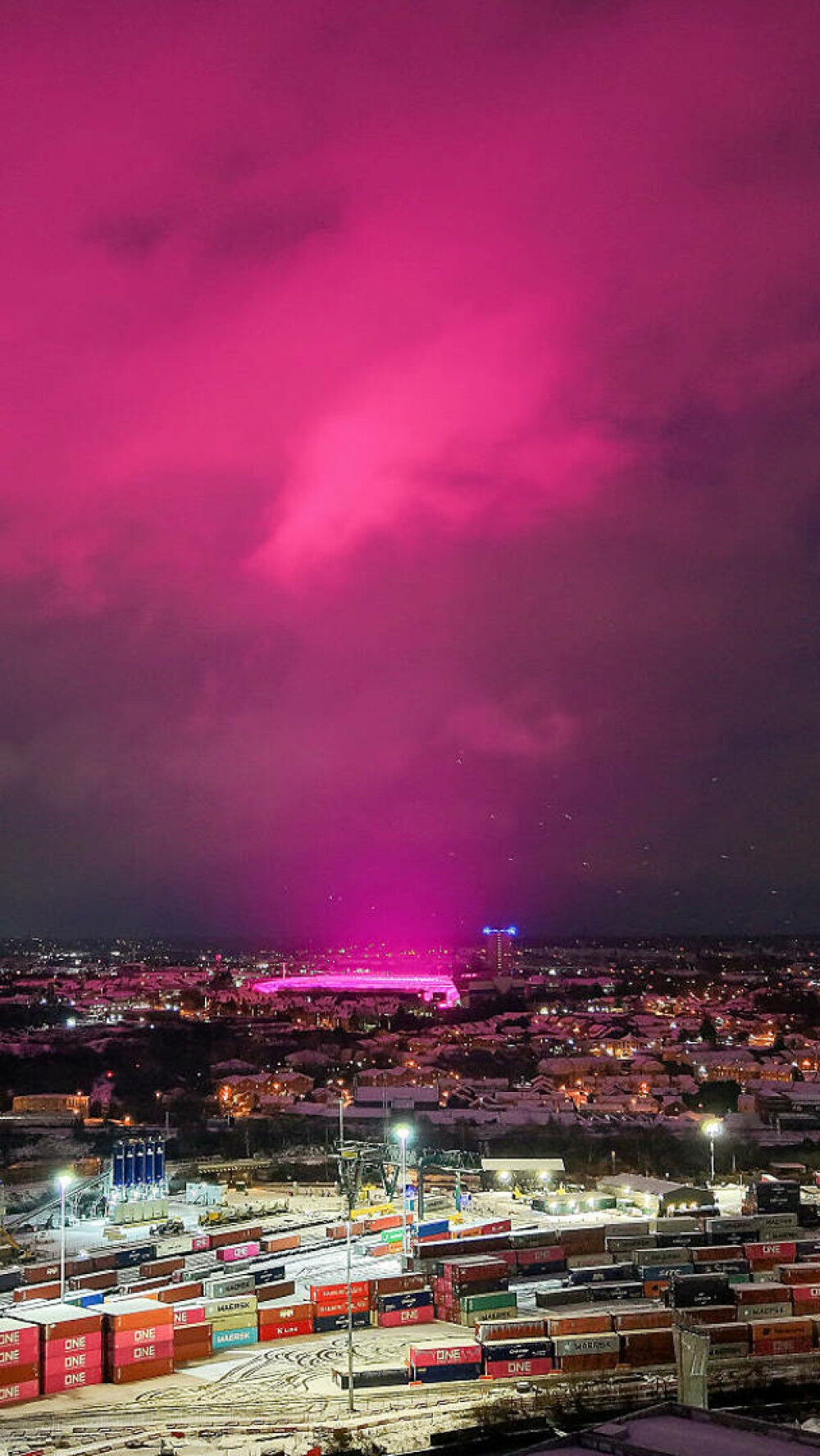 Cerul din Birmingham s-a luminat într-un roz aprins în timpul furtunii Goretti. Cauza fenomenului spectaculos. FOTO și VIDEO - Imaginea 10