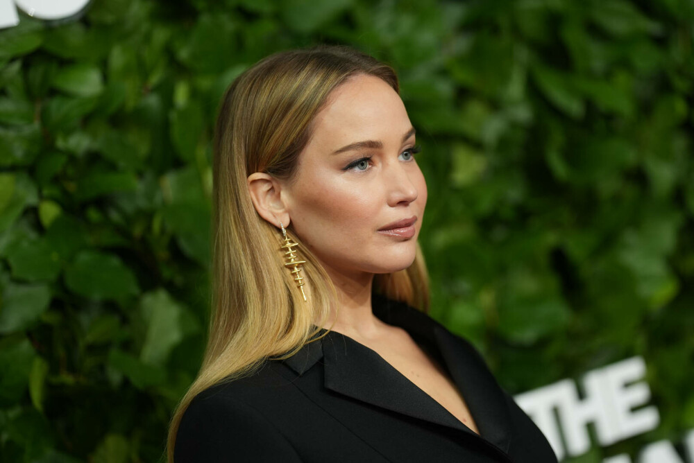 Jennifer Lawrence a început anul nou cu un look îndrăzneț și a vorbit despre rolul intens din „Die My Love”. FOTO - Imaginea 5