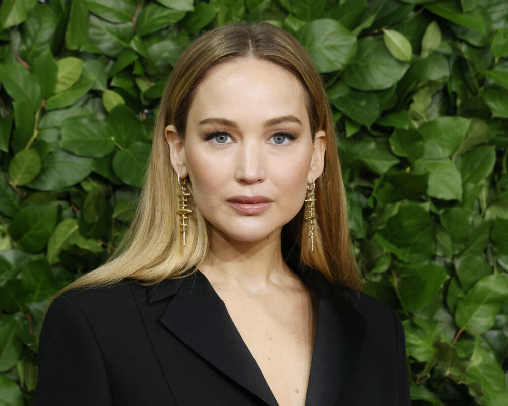 Jennifer Lawrence a început anul nou cu un look îndrăzneț și a vorbit despre rolul intens din „Die My Love”. FOTO - Imaginea 8