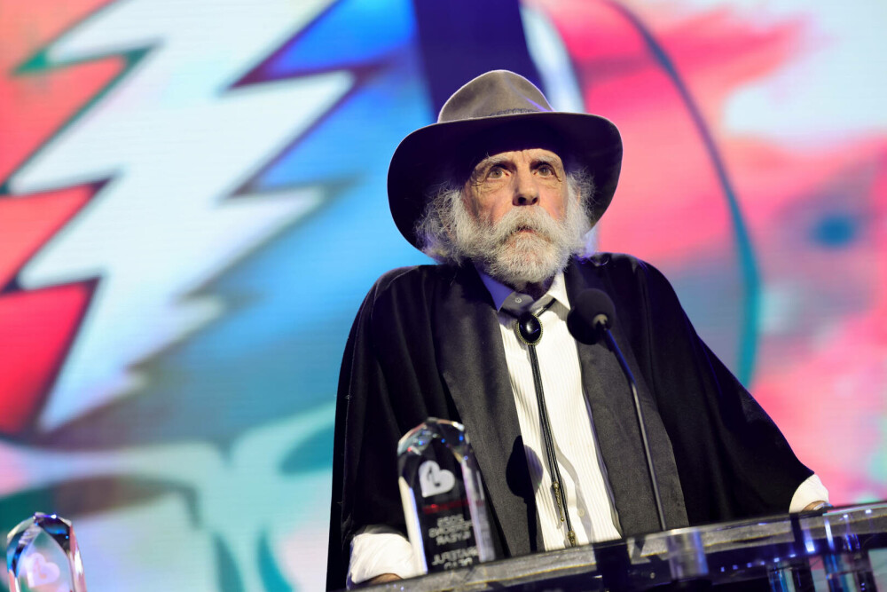 Bob Weir, chitaristul legendarei trupe rock Grateful Dead, a murit la 78 de ani. Momente iconice de pe scenă. GALERIE FOTO - Imaginea 5