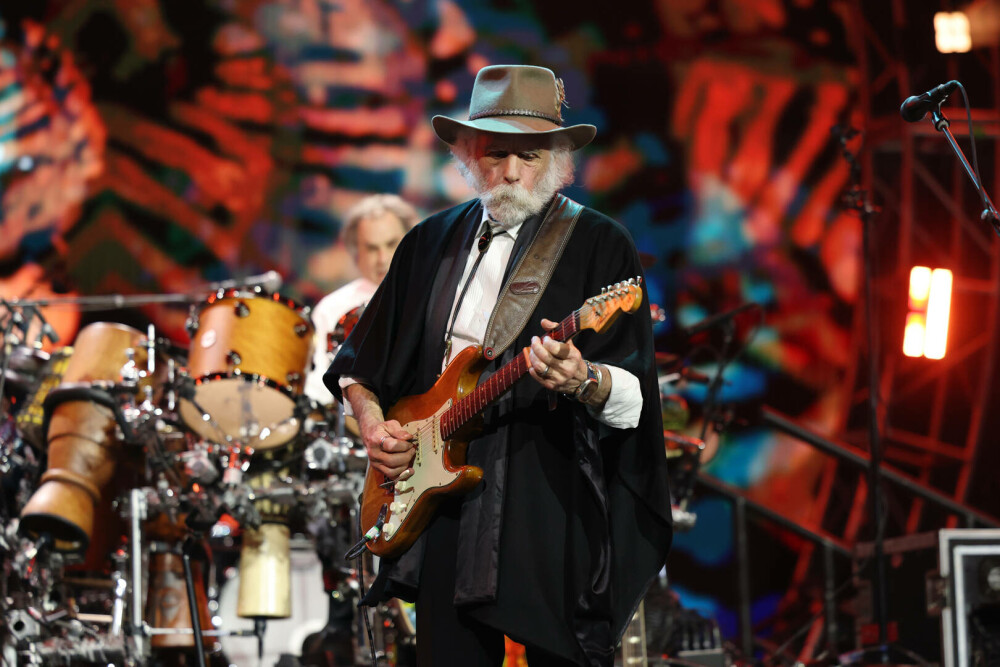 Bob Weir, chitaristul legendarei trupe rock Grateful Dead, a murit la 78 de ani. Momente iconice de pe scenă. GALERIE FOTO - Imaginea 14
