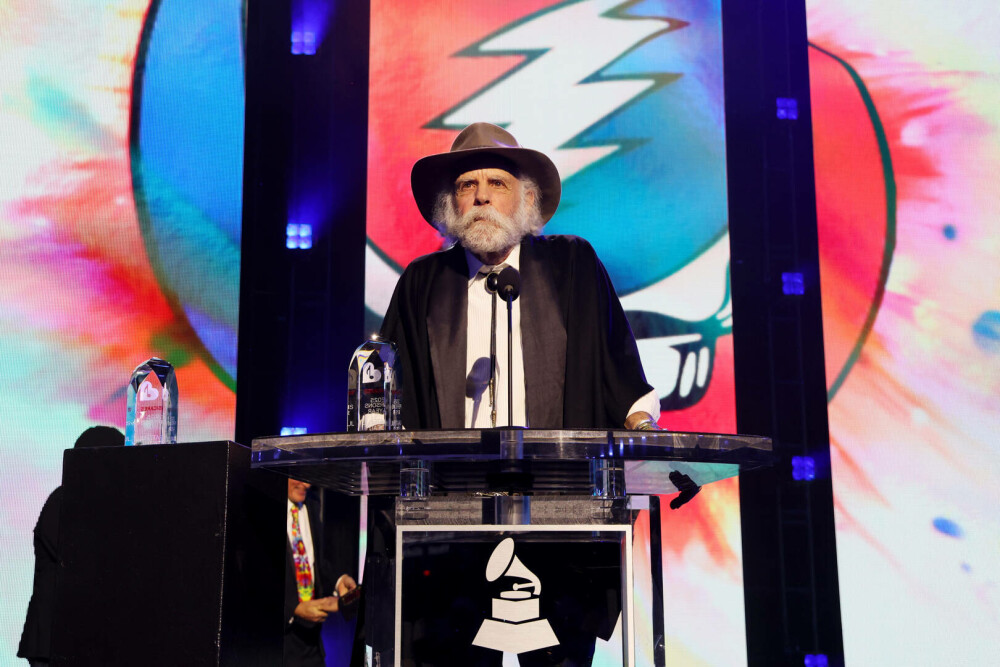 Bob Weir, chitaristul legendarei trupe rock Grateful Dead, a murit la 78 de ani. Momente iconice de pe scenă. GALERIE FOTO - Imaginea 20