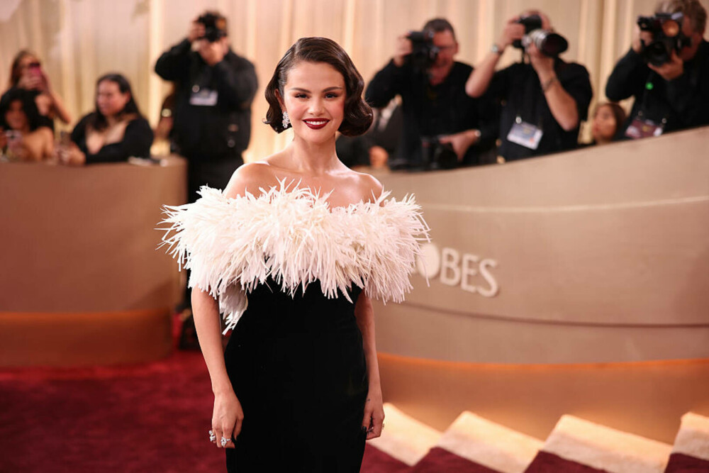 GALERIE FOTO cu cele mai spectaculoase apariții la Globurile de Aur 2026. Actrițele care au uimit publicul cu ținutele lor - Imaginea 12
