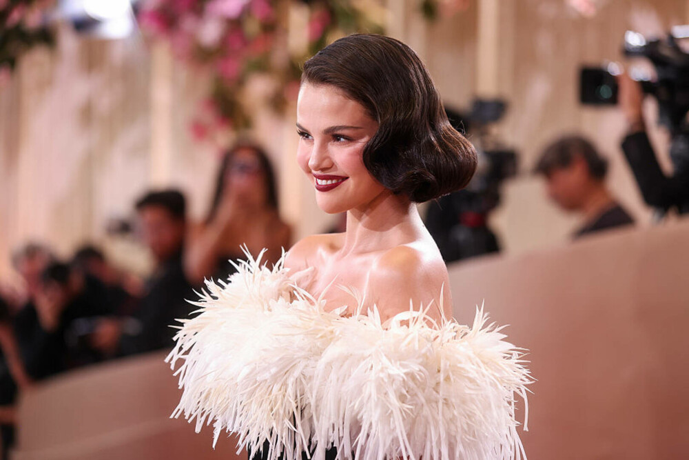 GALERIE FOTO cu cele mai spectaculoase apariții la Globurile de Aur 2026. Actrițele care au uimit publicul cu ținutele lor - Imaginea 14