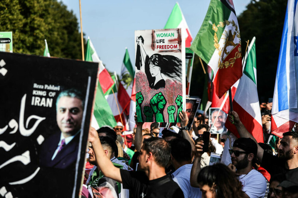 Un film excepțional despre tragediile din Iran, disponibil în România. Are 36 de premii, regizorul a fugit de frică din țară - Imaginea 5