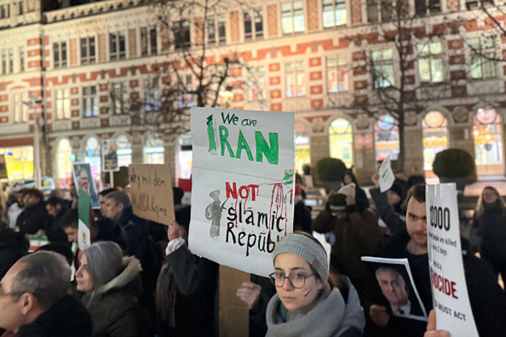 Un medic din Iran a dezvăluit că au fost amenințați că vor fi arestați dacă tratează protestatari răniți - Imaginea 12