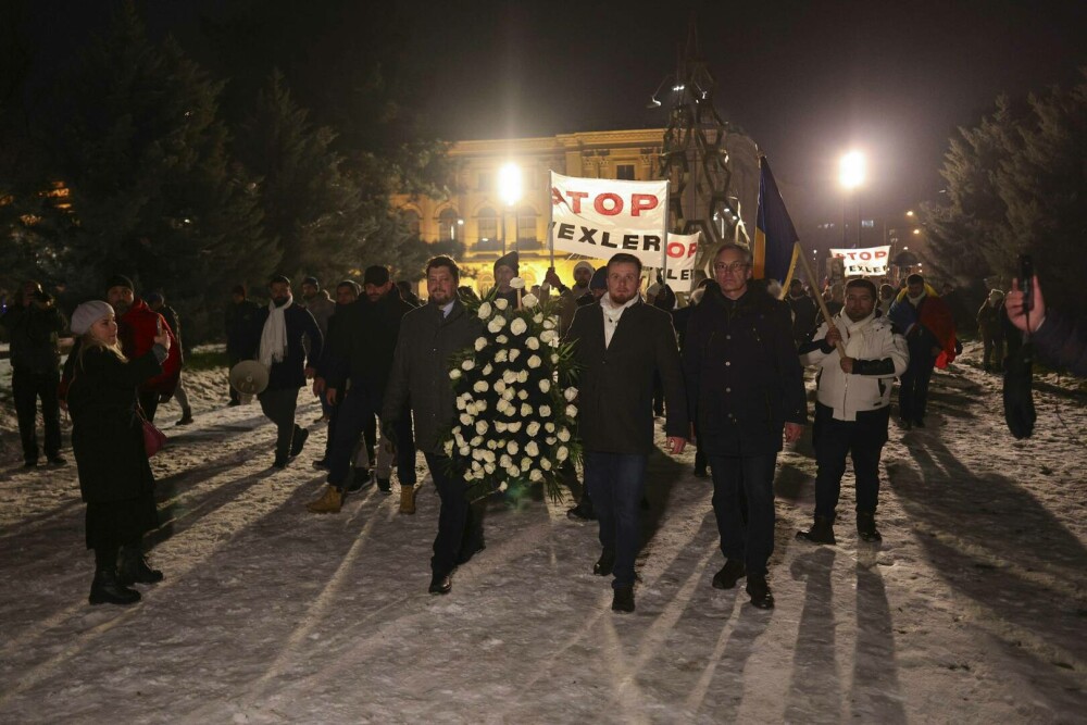 Protest în București față de măsurile luate de Guvern. Traficul spre Piaţa Victoriei este blocat pe un sens | FOTO - Imaginea 5
