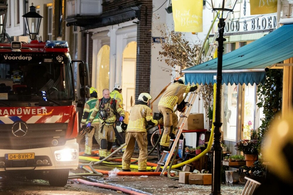 Explozie puternică urmată de un incendiu de amploare, în centrul orașului Utrecht. Sunt cel puțin patru răniți - Imaginea 5