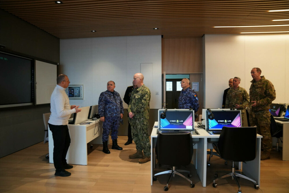 Un șef al Marinei SUA a vizitat Divizionul 508 Rachete de Coastă al Forțelor Navale Române. Ce au transmis americanii | FOTO - Imaginea 11