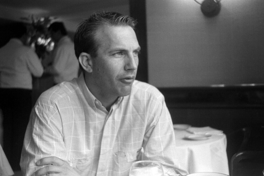 Kevin Costner împlinește 71 de ani. De la roluri de figurație la statutul de legendă a filmului. GALERIE FOTO - Imaginea 7