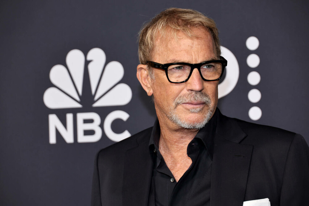 Kevin Costner împlinește 71 de ani. De la roluri de figurație la statutul de legendă a filmului. GALERIE FOTO - Imaginea 11
