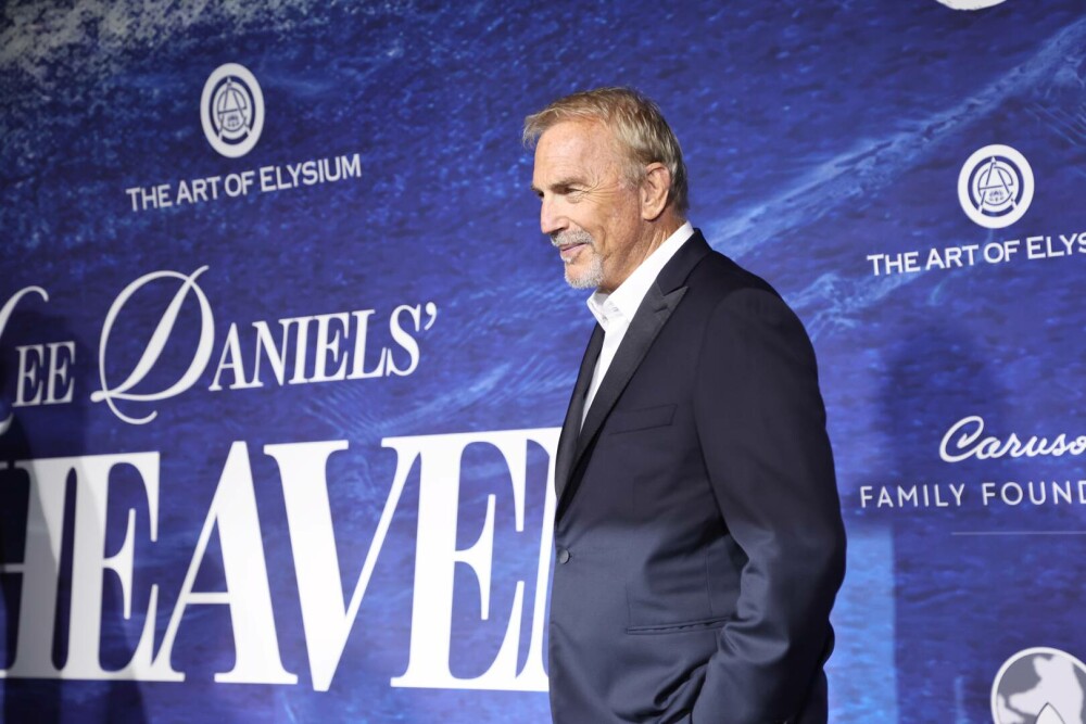 Kevin Costner împlinește 71 de ani. De la roluri de figurație la statutul de legendă a filmului. GALERIE FOTO - Imaginea 25