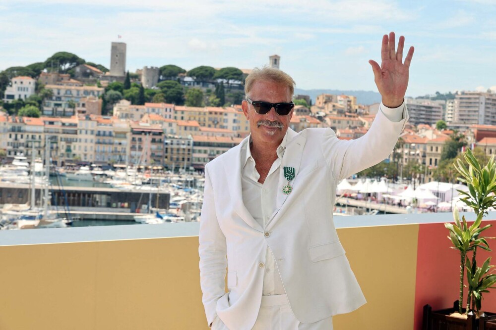 Kevin Costner împlinește 71 de ani. De la roluri de figurație la statutul de legendă a filmului. GALERIE FOTO - Imaginea 30