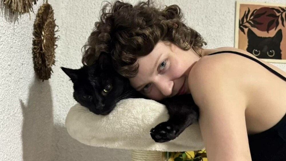 O nouă șansă la viață pentru o tânără bolnavă de cancer. În doar 8 zile, s-au strâns 2,3 milioane de dolari pentru tratament - Imaginea 1