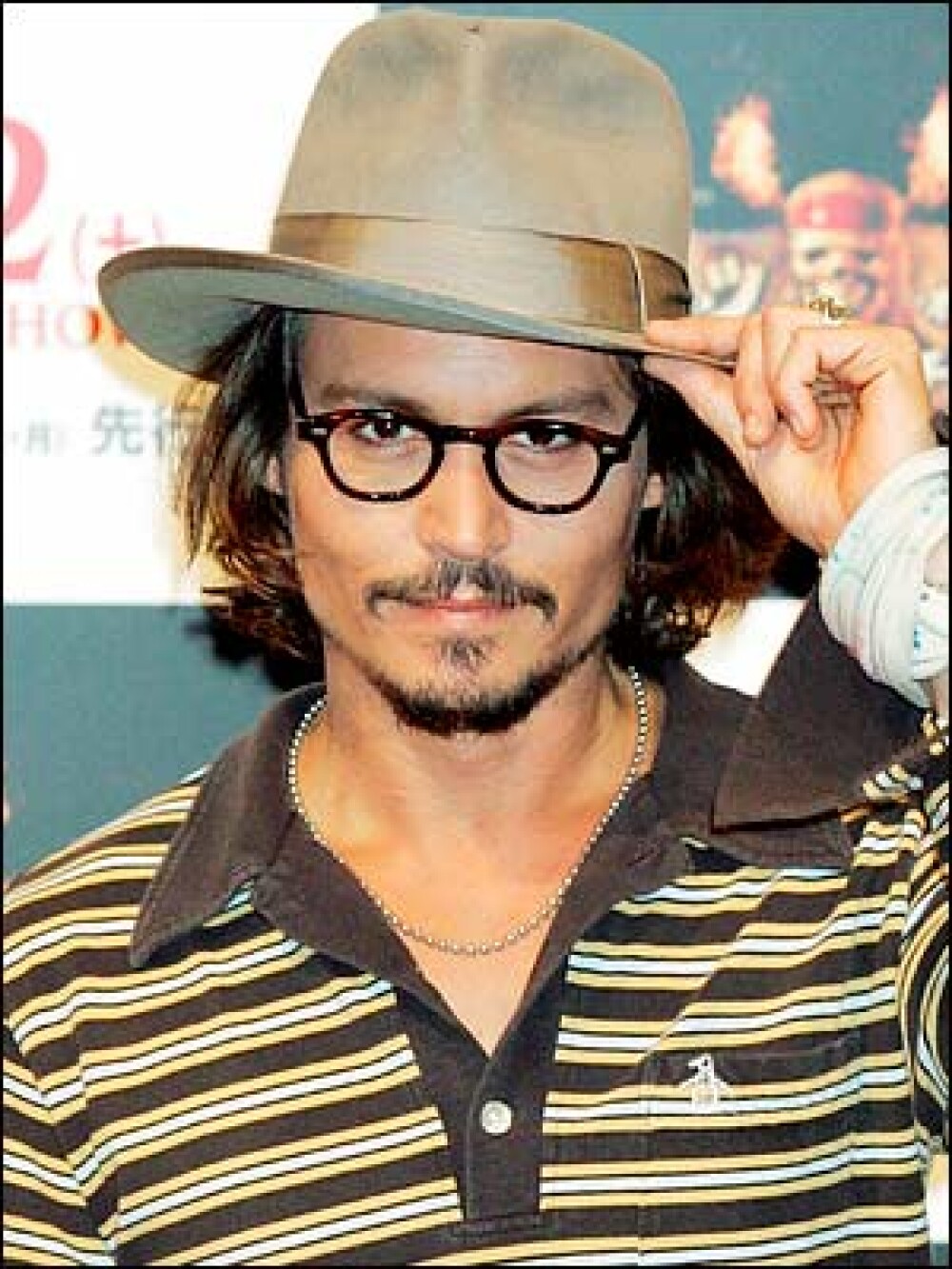 Johnny Depp e cel mai sexy, dar si cel mai stilat barbat! - Imaginea 7