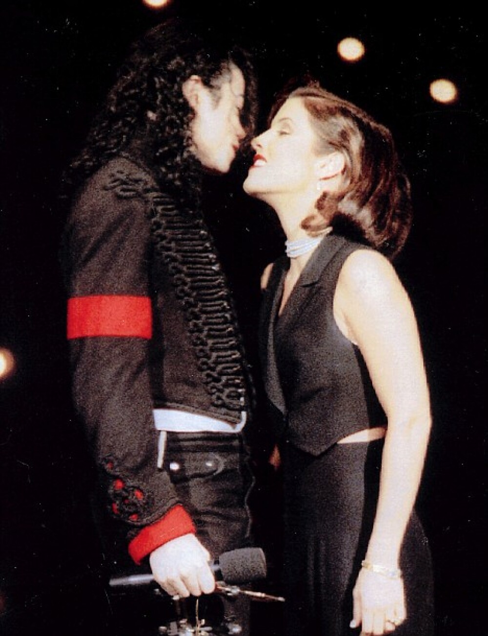 RETROSPECTIVA De ce il iubim pe Michael Jackson! - Imaginea 44