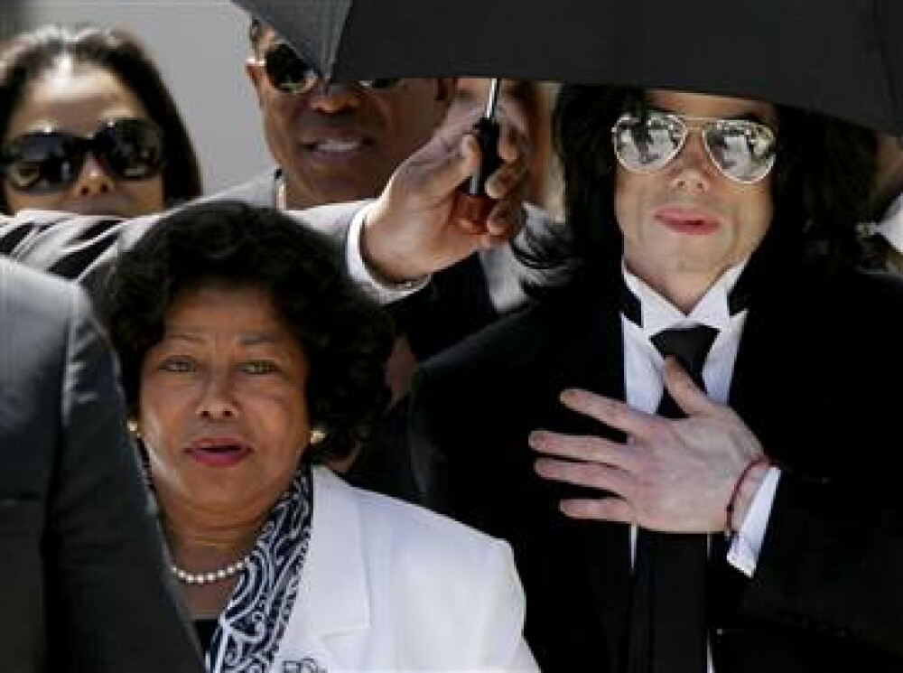 RETROSPECTIVA De ce il iubim pe Michael Jackson! - Imaginea 41