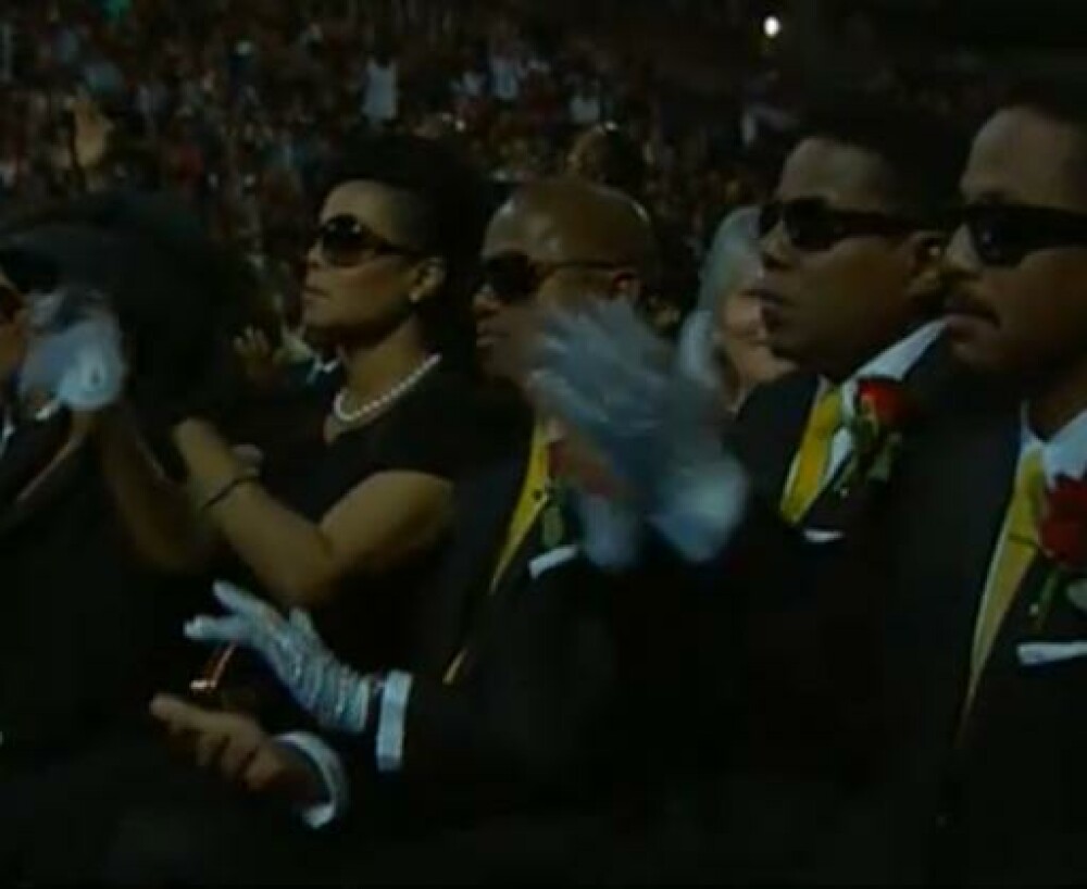 Lacrimi pentru Michael Jackson! Ceremonia de la Staples Center - Imaginea 25