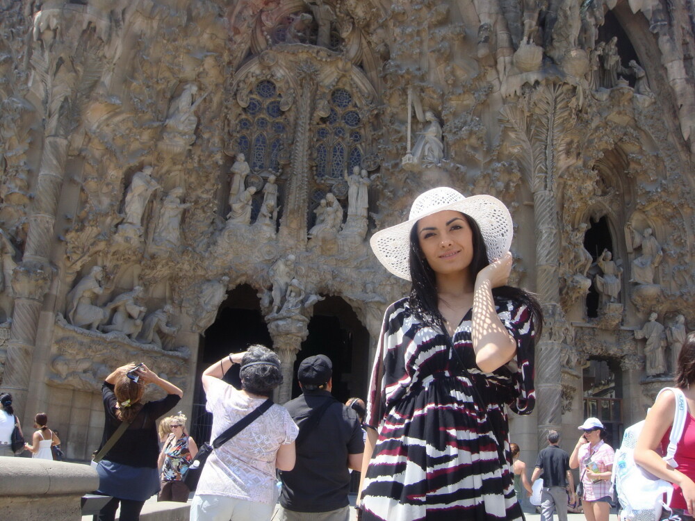 Adriela Morar si iubitul ei au mers pe urmele lui Gaudi, la Barcelona! - Imaginea 3