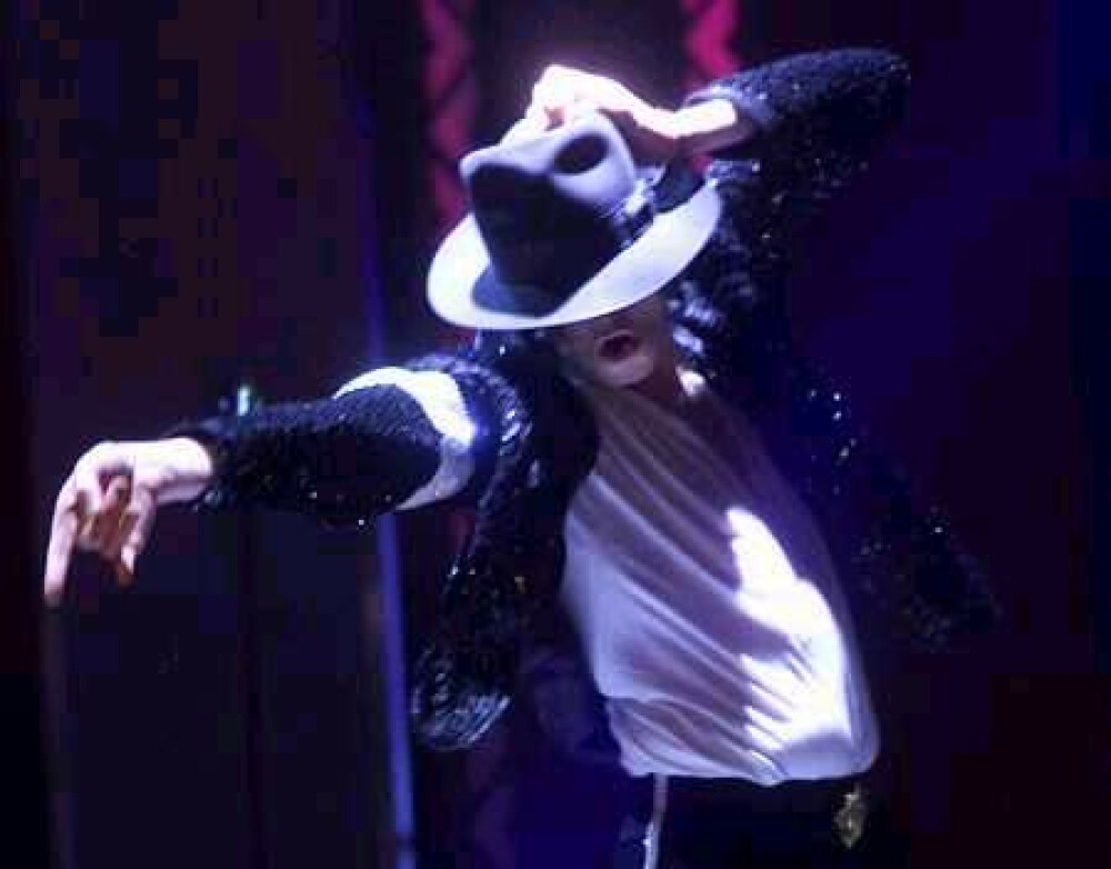 FOTO SOCANT. Prima imagine cu Michael Jackson mort - Imaginea 12