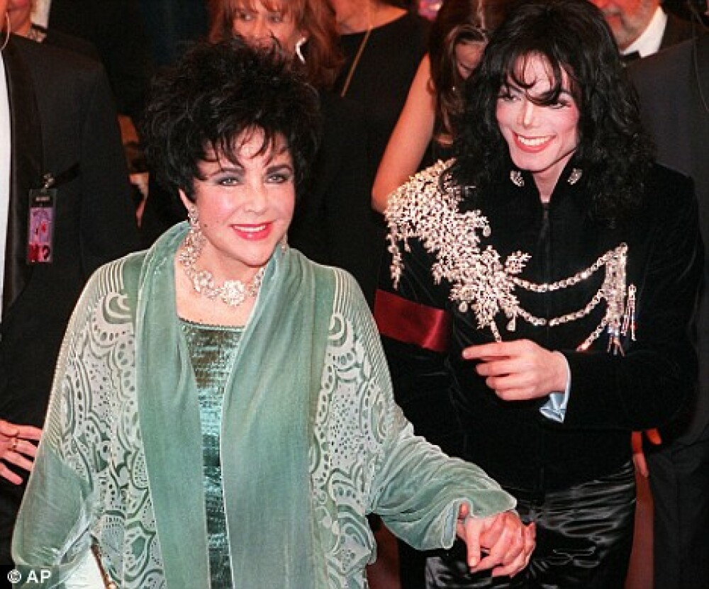 Elizabeth Taylor isi dorea sa fie inmormantata langa Michael Jackson - Imaginea 1