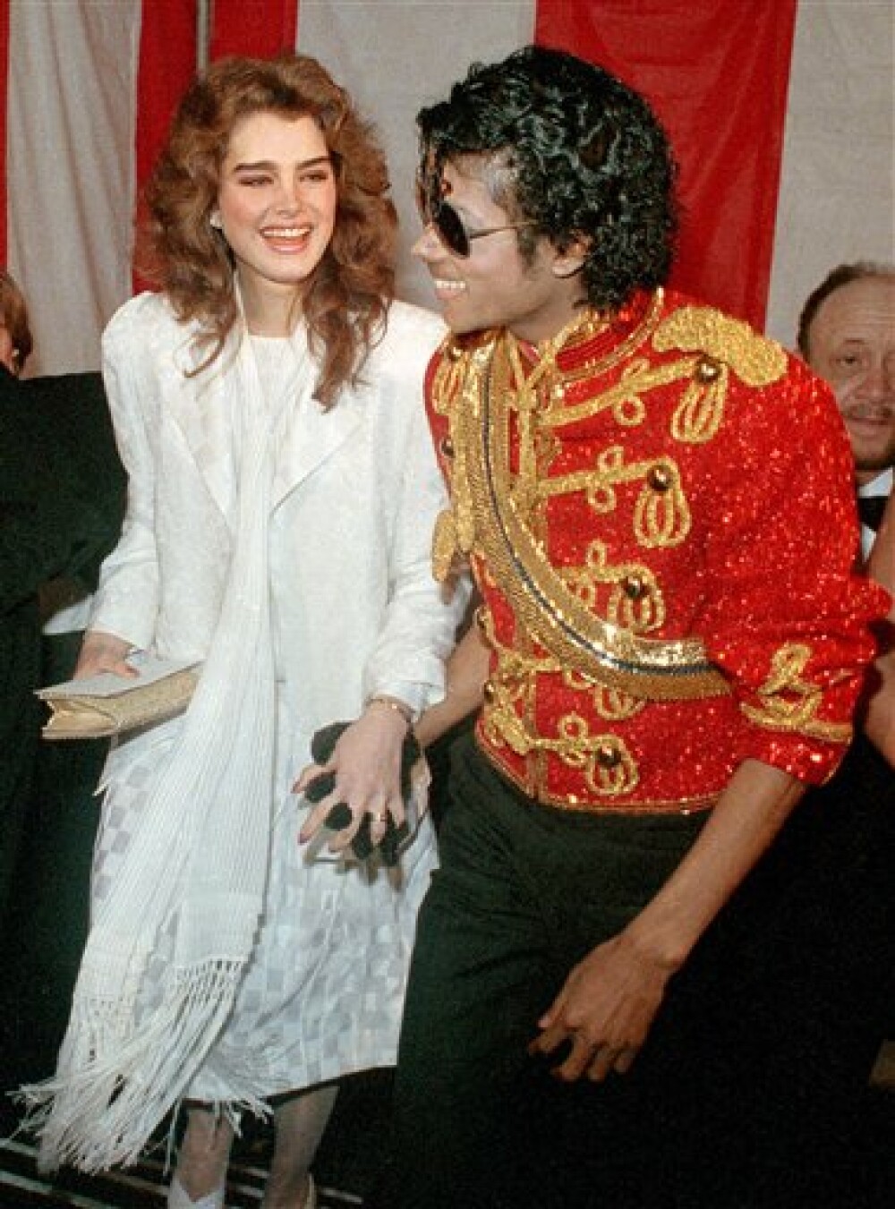 Bodyguarzii rup tacerea: Michael Jackson se iubea cu femeile in masina - Imaginea 3