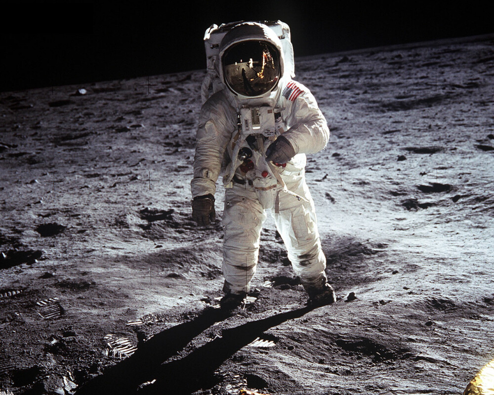 Armstrong, primul care a pasit pe Luna. Aldrin, primul care a urinat - Imaginea 4