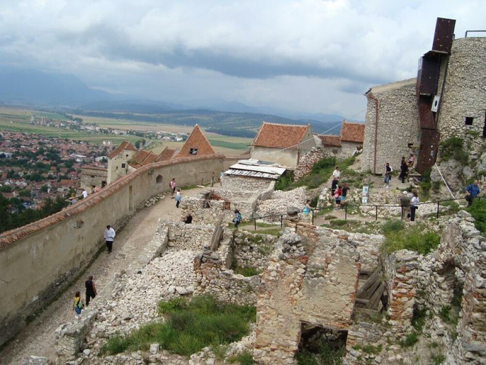 Rasnovul - Cetatea Filmului Romanesc - Imaginea 3