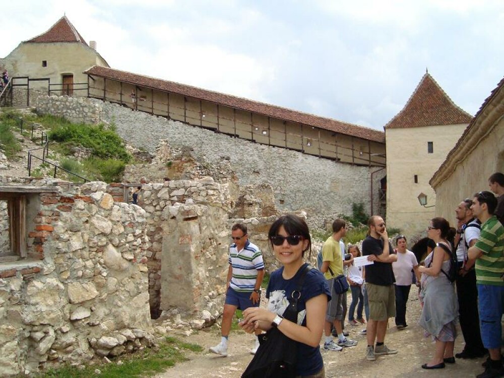 Rasnovul - Cetatea Filmului Romanesc - Imaginea 2