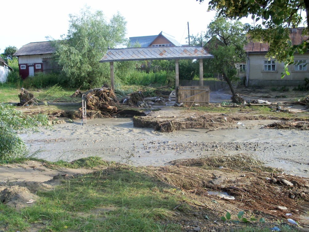 Harta durerii. Moldova distrusa de inundatii - Imaginea 6