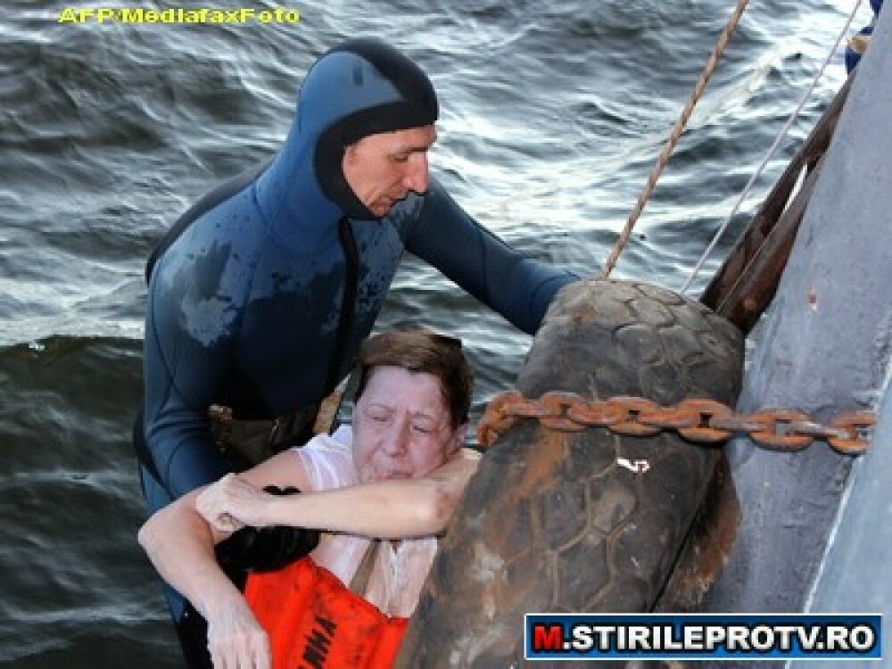 FOTO SOC. Titanicul din Rusia. Aproximativ 64 de corpuri sunt blocate in adancurile fluviului Volga - Imaginea 1