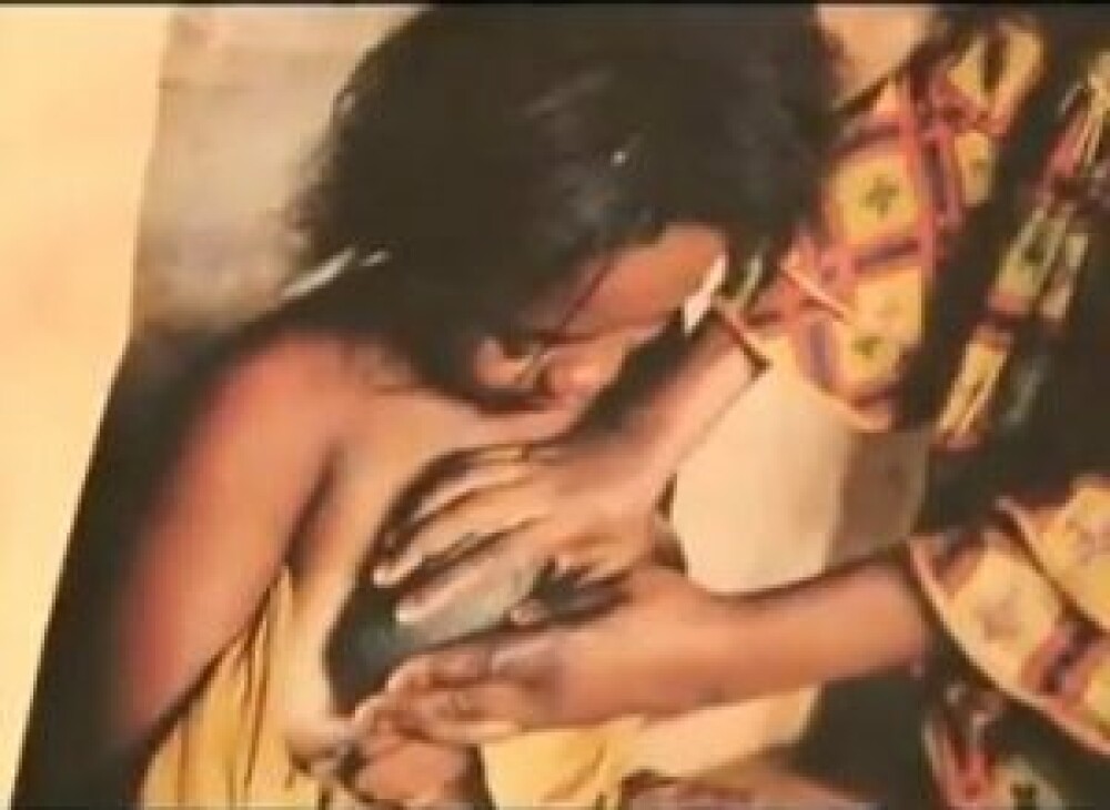 Frumusete rapita prin practici barbare. De ce sunt mutilate fetitele din Africa de propriile mame - Imaginea 1