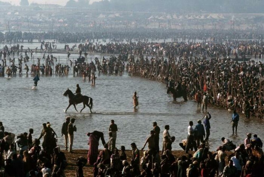 Locul in care 70 mil. de oameni se roaga in acelasi timp.Cum arata o festivitate religioasa in India - Imaginea 3
