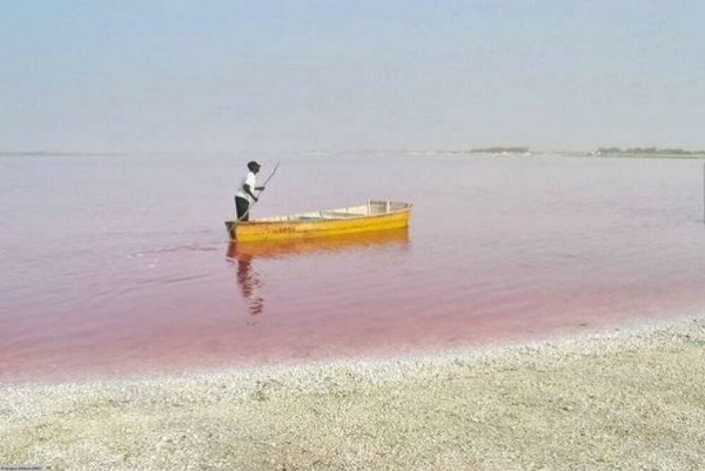 Unul dintre cele mai misterioase locuri din lume. Cum a ajuns acest lac sa fie ROSU. Galerie FOTO - Imaginea 6