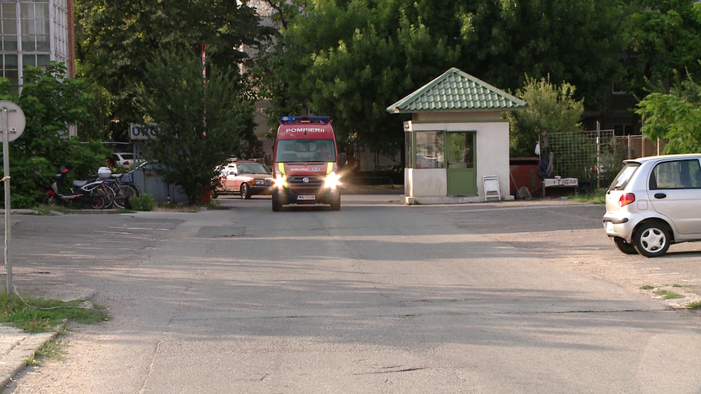 Cinci raniti din autocarul rasturnat langa vama Nadlac au fost adusi cu ambulantele la Timisoara - Imaginea 2