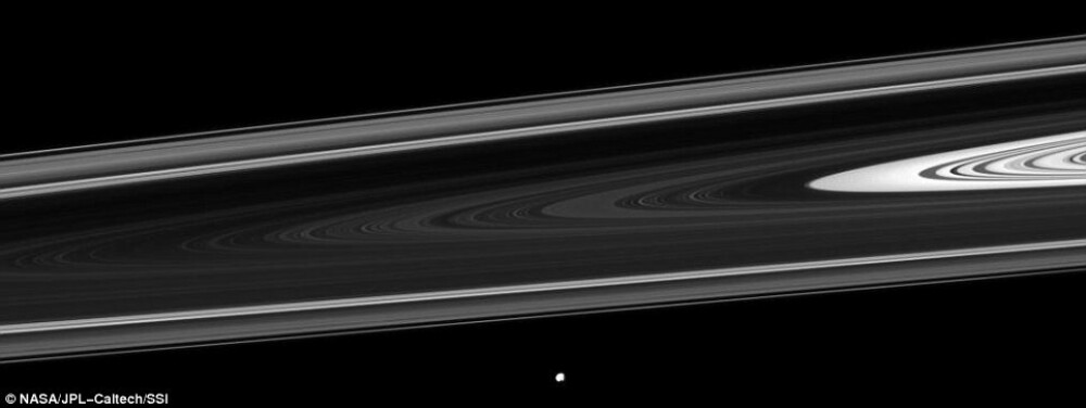 Imagini unice surprinse de proba spatiala Cassini. Misterele planetei Saturn au fost dezvaluite - Imaginea 7
